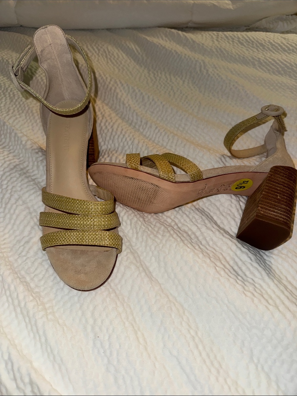 Ankle‑Strap Heeled Sandals in Olive Green with Woven Straps - Picture 3 of 4